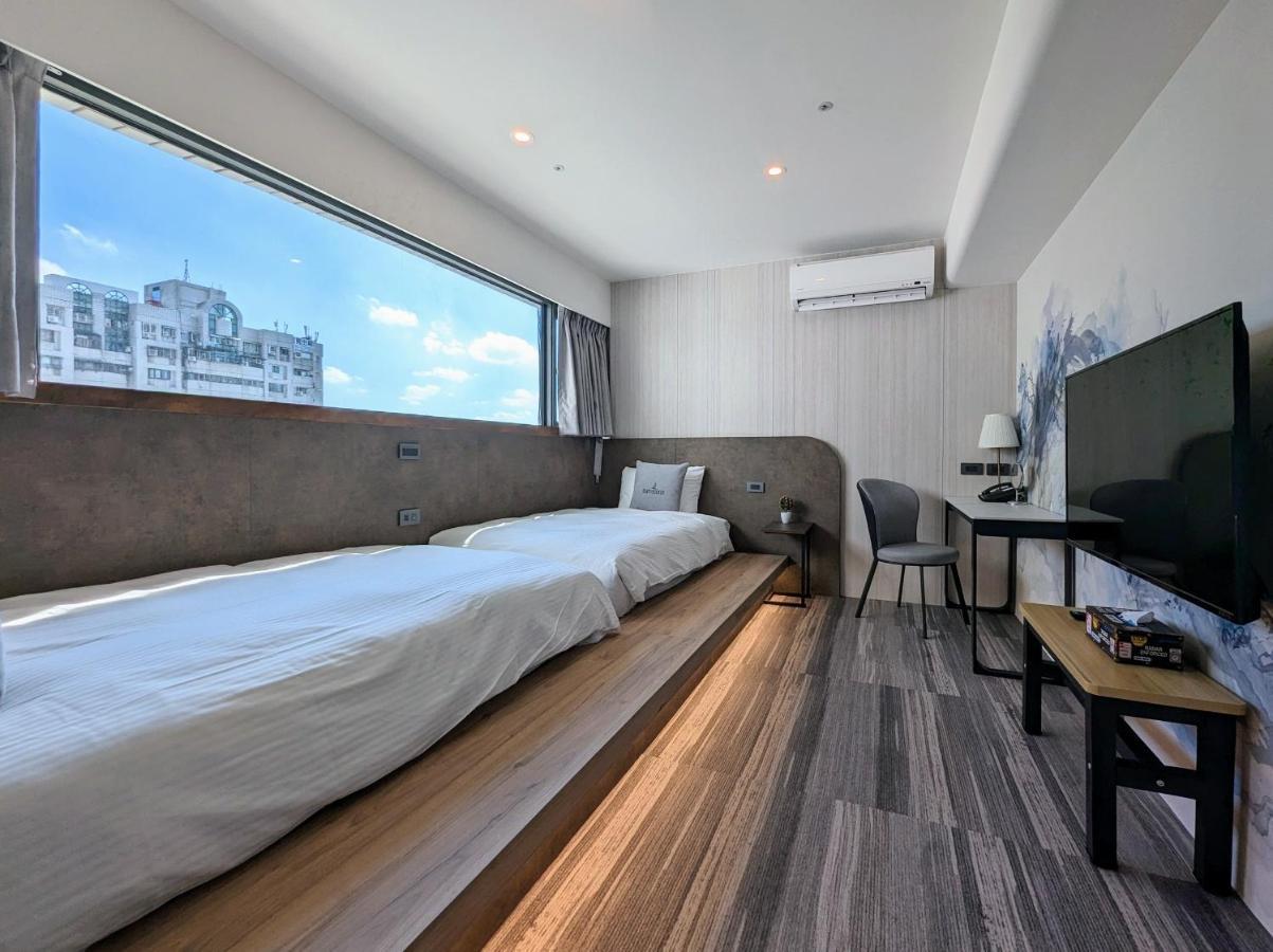 K Hotel - Yizhong Taichung Luaran gambar